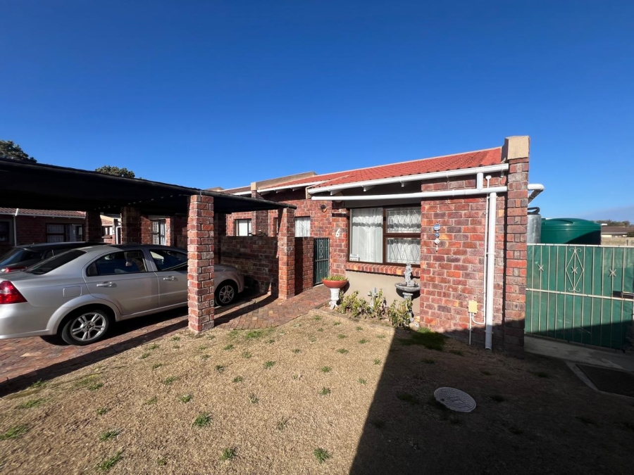 2 Bedroom Property for Sale in Kunene Park Eastern Cape